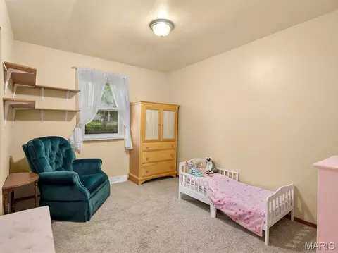Bedroom - 530 Crest St, Saint Clair, MO 63077 photo 5 of 6