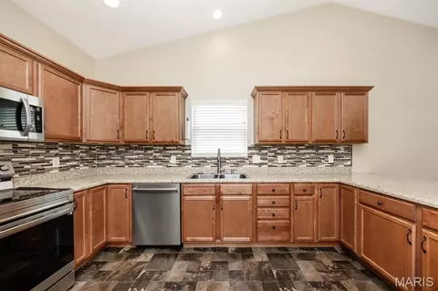Kitchen - 4641 Knab Rd, Smithton, IL 62285 photo 2 of 3