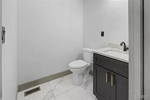 Bath - 1636 Mohawk St, Jackson, MO 63755 photo 5 of 6