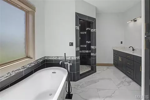 Bath - 1636 Mohawk St, Jackson, MO 63755 photo 1 of 6