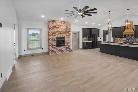 Living - 1636 Mohawk St, Jackson, MO 63755 photo 1 of 3