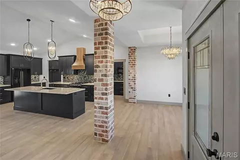 Entry Way - 1636 Mohawk St, Jackson, MO 63755 photo 3 of 10