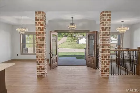 Entry Way - 1636 Mohawk St, Jackson, MO 63755 photo 2 of 10