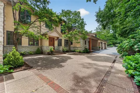 1189 Hampton Park Dr, Richmond Heights, MO 63117
