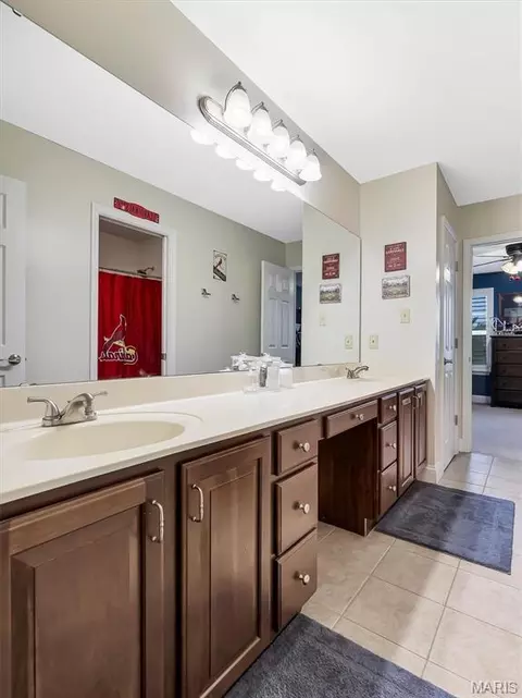 Bath - 652 Meramec View Dr, Eureka, MO 63025 photo 6 of 6