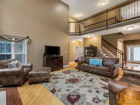 Living - 652 Meramec View Dr, Eureka, MO 63025 photo 3 of 8
