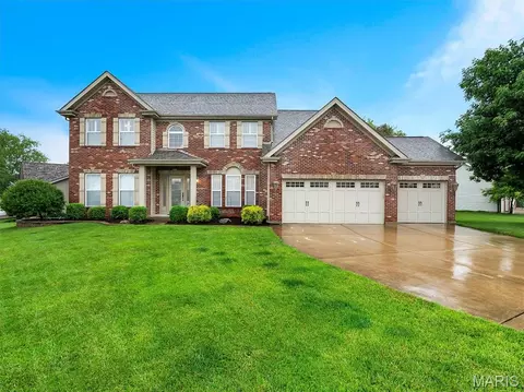 652 Meramec View Dr, Eureka, MO 63025