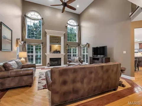 Living - 652 Meramec View Dr, Eureka, MO 63025 photo 1 of 8