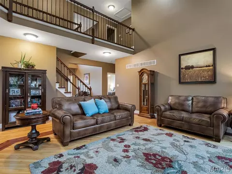 Living - 652 Meramec View Dr, Eureka, MO 63025 photo 5 of 8