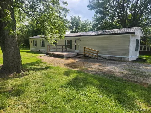 400 W Ruby St, Conway, MO 65632