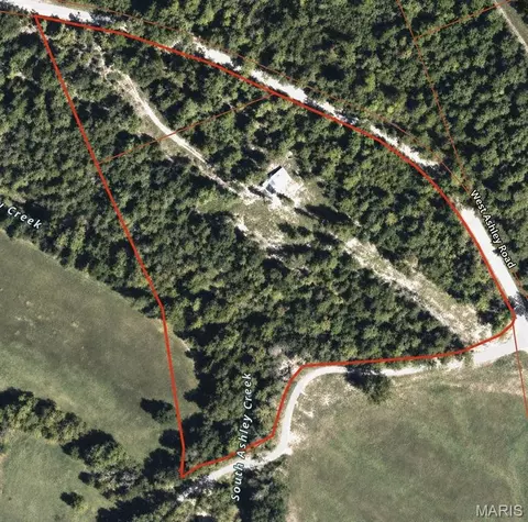 21932 W Ashley Rd, Raymondville, MO 65555