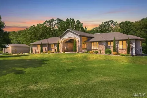 2279 M- Stony Point Dr, Mountain Grove, MO 65711