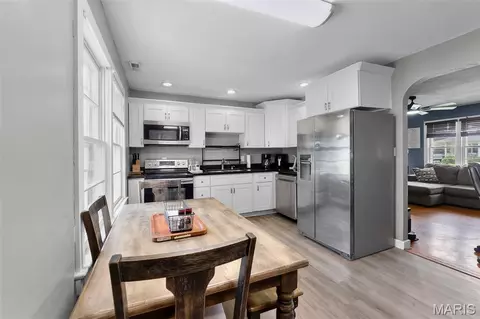 Kitchen - 127 Heeb St, Chaffee, MO 63740 photo 2 of 2