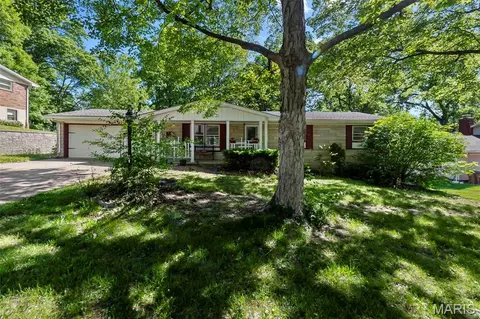 1960 Briarwood Dr, Cape Girardeau, MO 63701