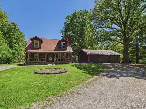 1976 Motycka Ln, Donnellson, IL 62019