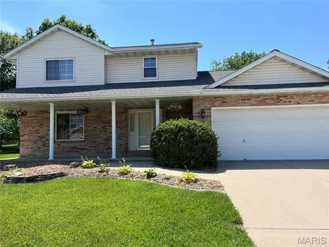 1504 Prairie View Dr, Edwardsville, IL 62025