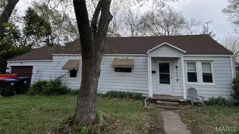 608 N 4th St, Dupo, IL 62239
