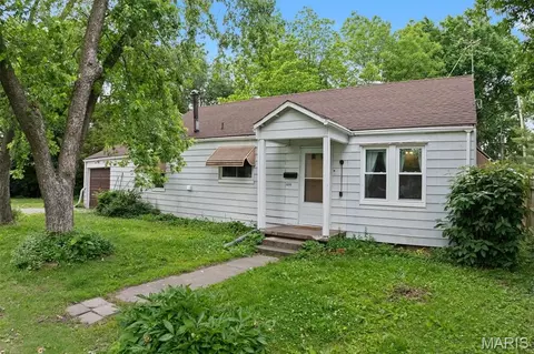 608 N 4th St, Dupo, IL 62239