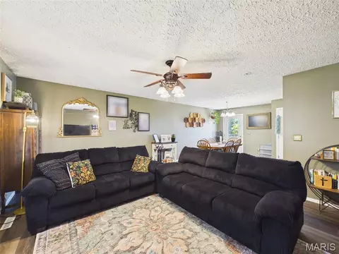 Living - 15430 Top Dr, Saint Robert, MO 65584 photo 1 of 4