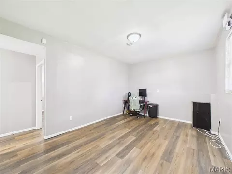 Living - 15430 Top Dr, Saint Robert, MO 65584 photo 4 of 5
