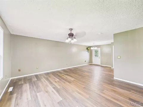 Living - 15430 Top Dr, Saint Robert, MO 65584 photo 1 of 5