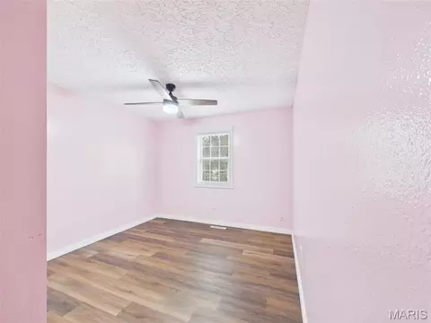 Bedroom - 15430 Top Dr, Saint Robert, MO 65584 photo 2 of 5