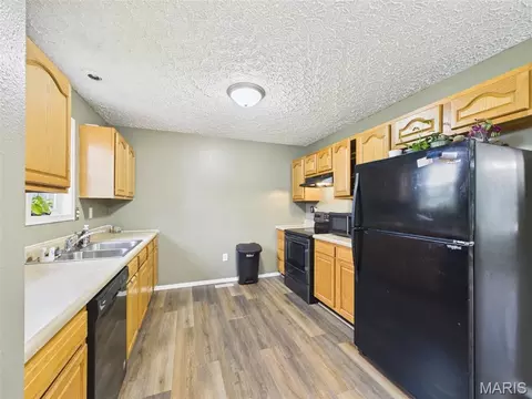 Kitchen - 15430 Top Dr, Saint Robert, MO 65584 photo 1 of 2