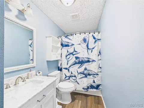 Bath - 15430 Top Dr, Saint Robert, MO 65584 photo 2 of 3