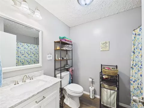 Bath - 15430 Top Dr, Saint Robert, MO 65584 photo 1 of 2