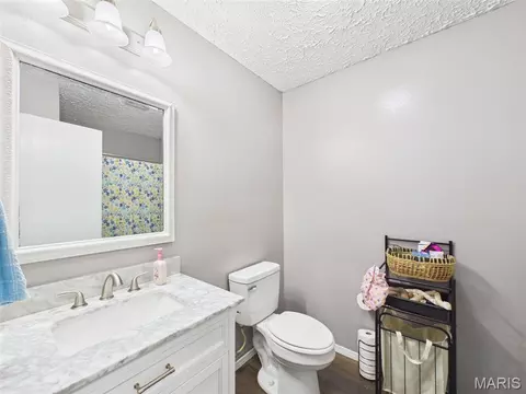 Bath - 15430 Top Dr, Saint Robert, MO 65584 photo 1 of 3
