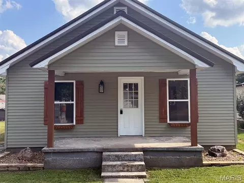 1308 E Oak St, Dexter, MO 63841