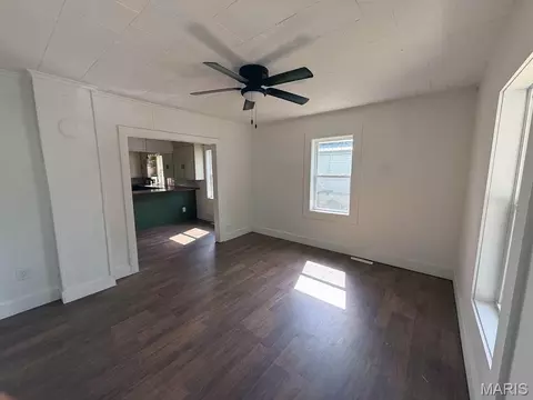 Living - 1308 E Oak St, Dexter, MO 63841 photo 1 of 1