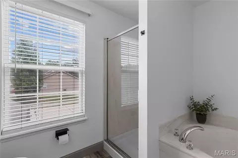 Bath - 526 Springhurst Pkwy, O'fallon, MO 63368 photo 3 of 5