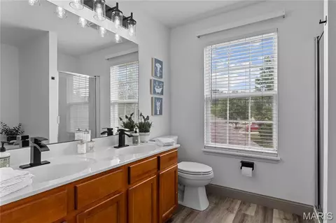 Bath - 526 Springhurst Pkwy, O'fallon, MO 63368 photo 2 of 5