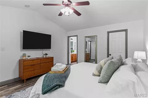Bedroom - 526 Springhurst Pkwy, O'fallon, MO 63368 photo 2 of 7