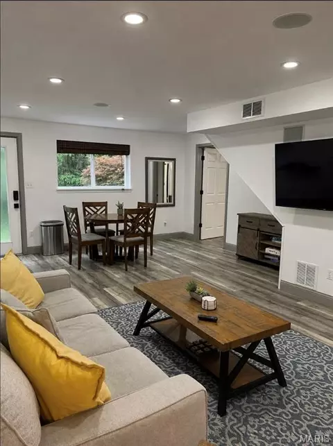 Living - 526 Springhurst Pkwy, O'fallon, MO 63368 photo 4 of 4