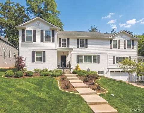 1121 Timberlane Dr, Warson Woods, MO 63122