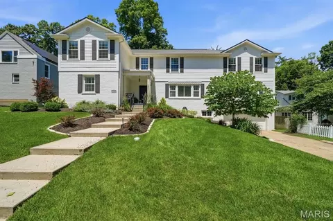1121 Timberlane Dr, Warson Woods, MO 63122