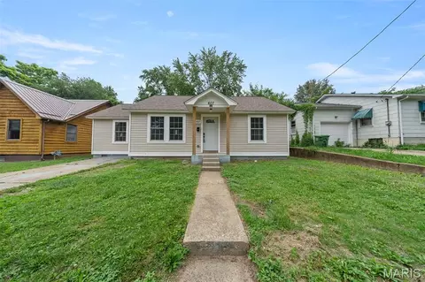607 E 11th St, Rolla, MO 65401