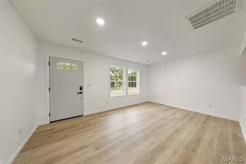 Living - 607 E 11th St, Rolla, MO 65401 photo 2 of 2