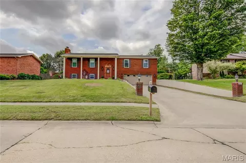311 Kennedy Dr, Sikeston, MO 63801
