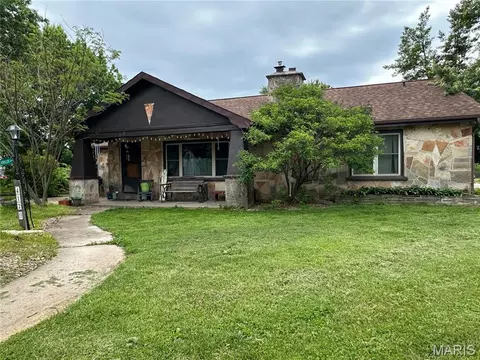 412 W Franklin Ave, Owensville, MO 65066