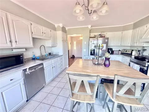 Kitchen - 10901 State Route Bb, Rolla, MO 65401 photo 2 of 4