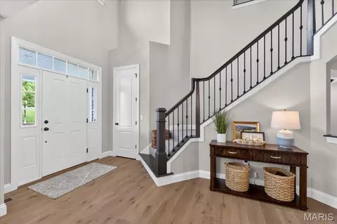 Entry Way - 124 Stewards Ln, Eureka, MO 63025 photo 2 of 6
