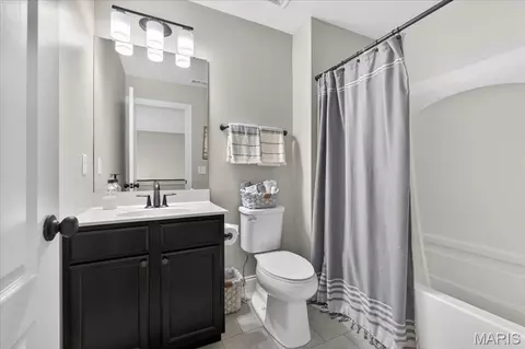 Bath - 124 Stewards Ln, Eureka, MO 63025 photo 6 of 6
