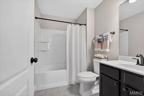 Bath - 124 Stewards Ln, Eureka, MO 63025 photo 5 of 6