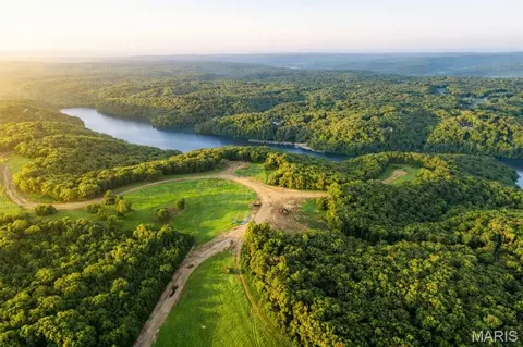 449 Stones Throw Ct, Defiance, MO 63341 photo 2