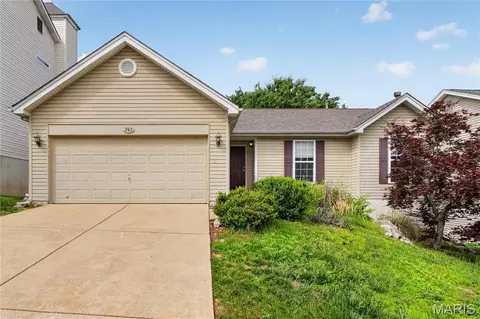 763 Shadow Pine Dr, Fenton, MO 63026