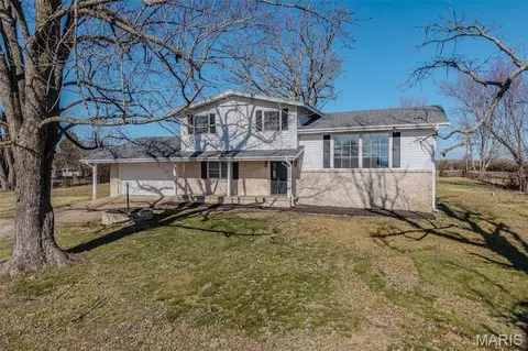227 E Fremont Rd, Lebanon, MO 65536