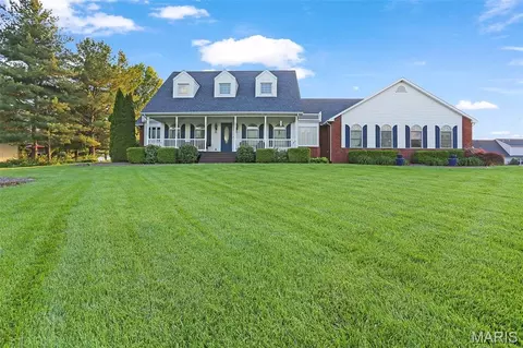 10 Shannon Ct, Highland, IL 62249